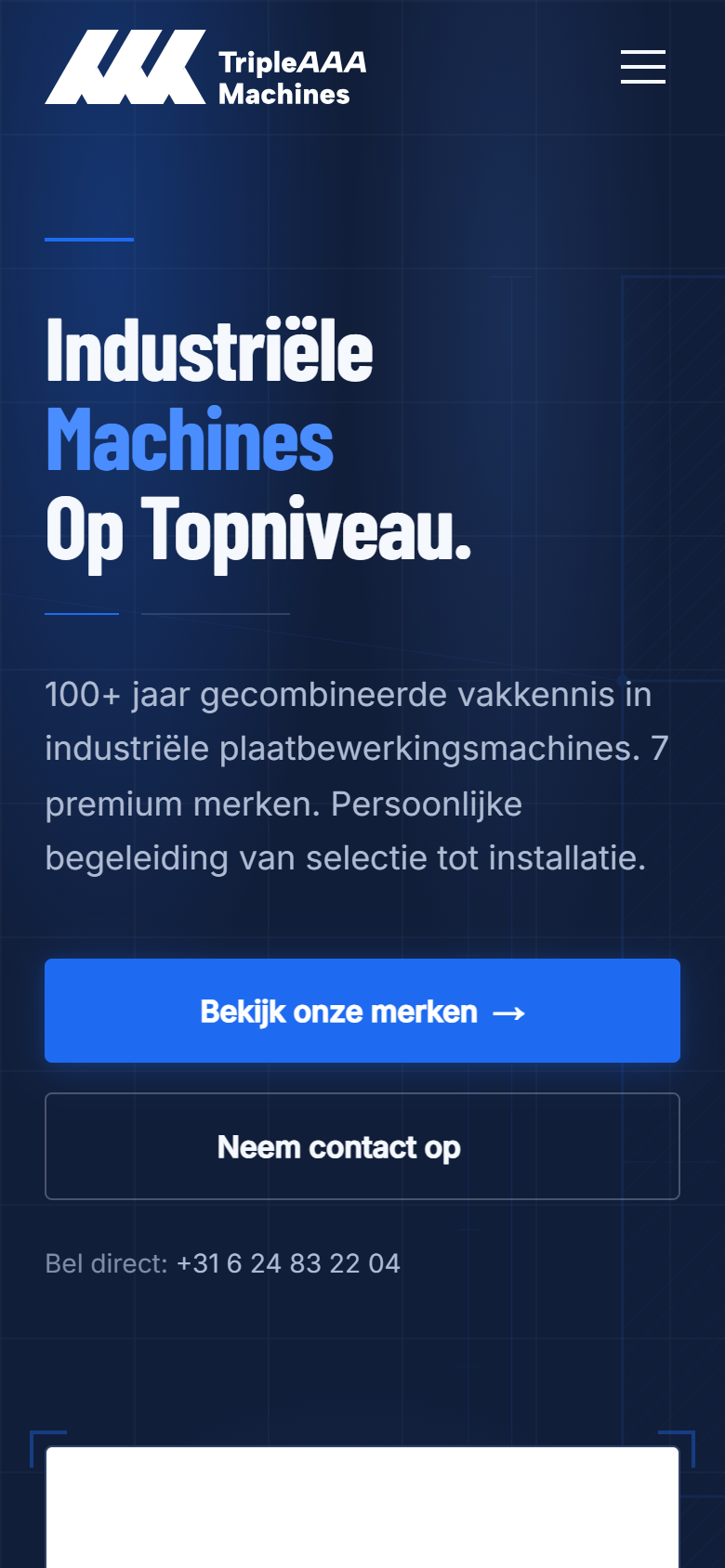 Homepage van de nieuwe website van Triple AAA Machines op een telefoon